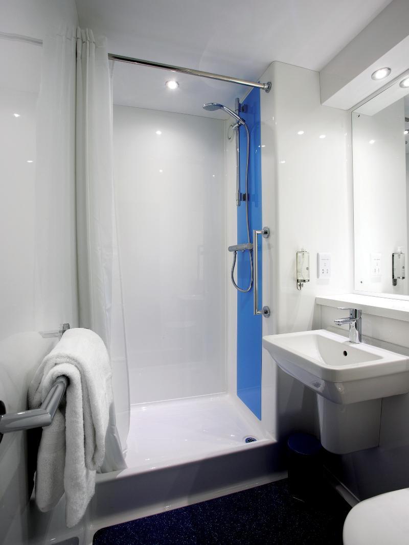 Travelodge Birmingham Yardley Extérieur photo
